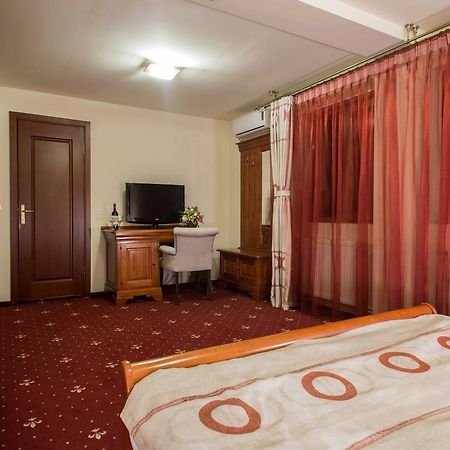 Red Hotel 亚历山德里亚 外观 照片