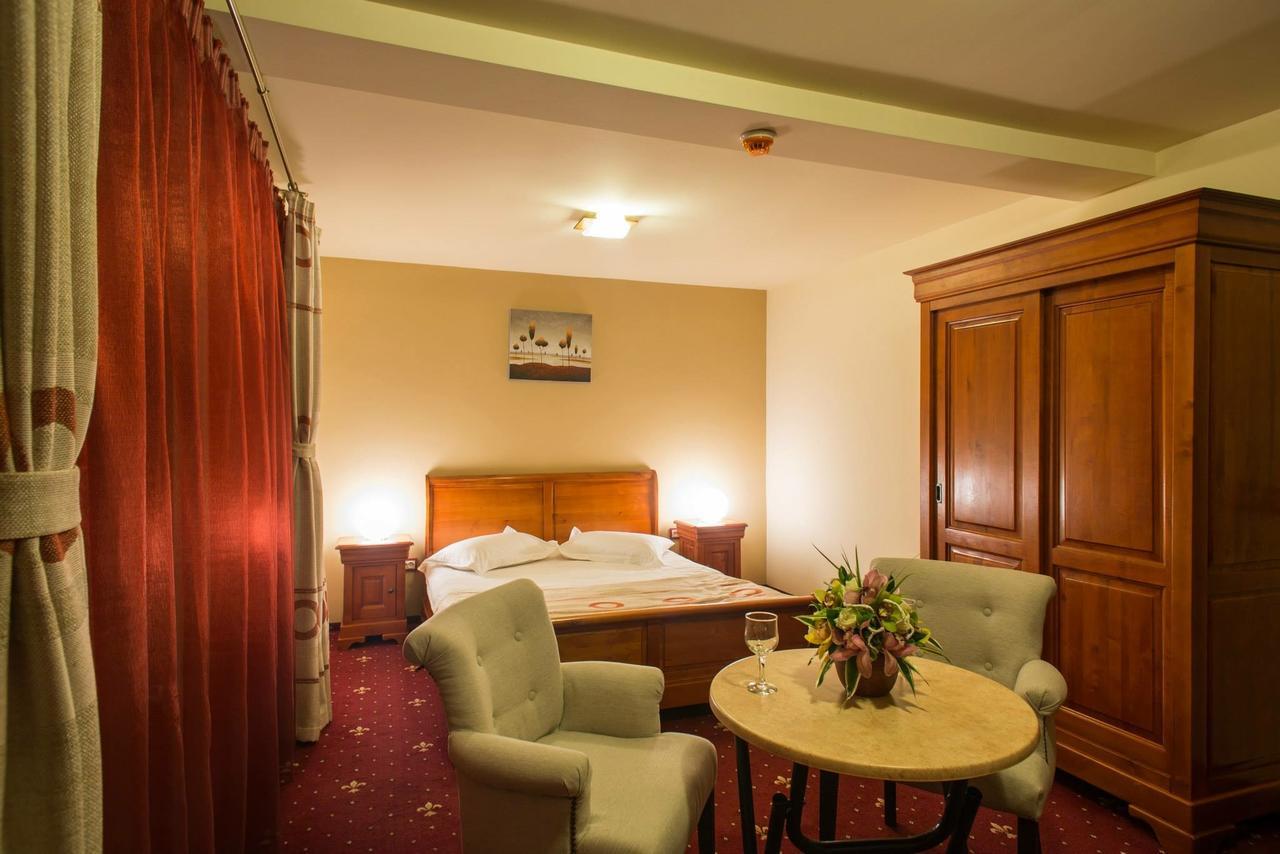 Red Hotel 亚历山德里亚 外观 照片