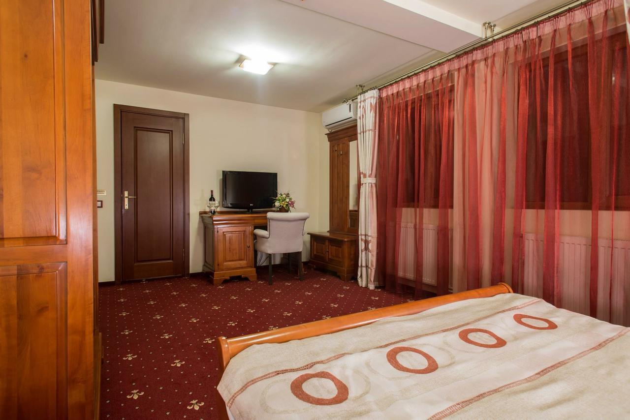 Red Hotel 亚历山德里亚 外观 照片